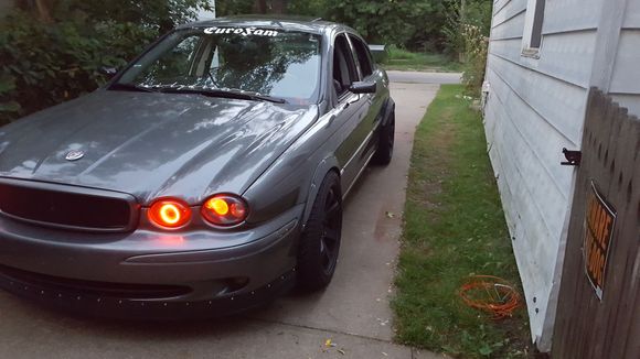 Side splitters off for adjustment, wing, and F1 mirrors on.