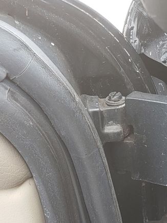 Driver door this type bolt.
