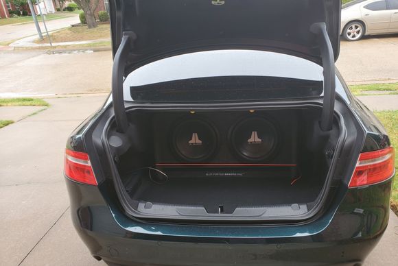Fixed the lack of bass in my XE. I have the 380W Meridian system. The ability to control the bass completely changes the dynamics of the OEM stereo. Didnt bother with a sound clip because the juicy sound just doesnt transfer over a cell phone, but trust me..it is brautifull😋