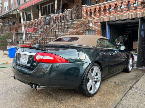 Bonus photo of my XKR after washing off the storage dust :)