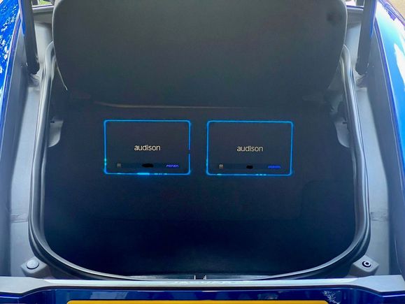 Forza DSP amplifier with slave amp. Alcantara covered beauty panel.