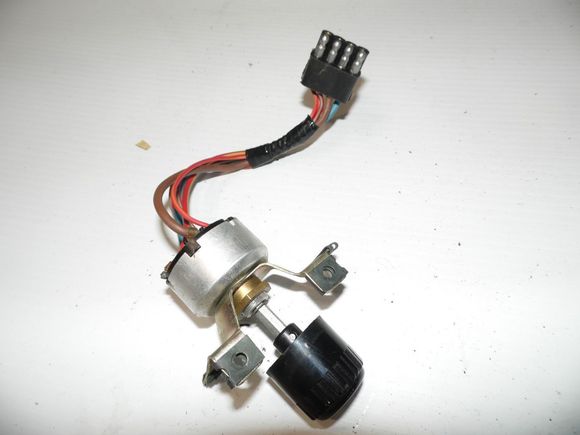 Headlight switch showing release button