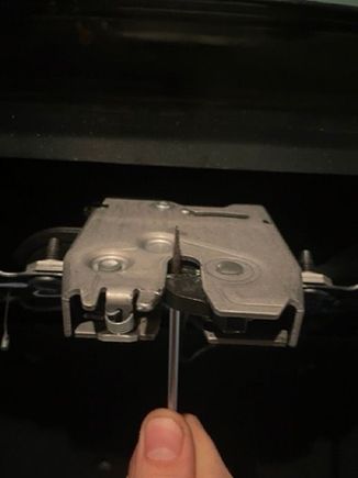 After Double Close, but dont works after Close the trunk. I have to Push it down