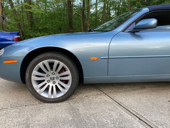 Looks a little gappy here but rides good. Also these are my rehabbed wheels away from the curb now. 