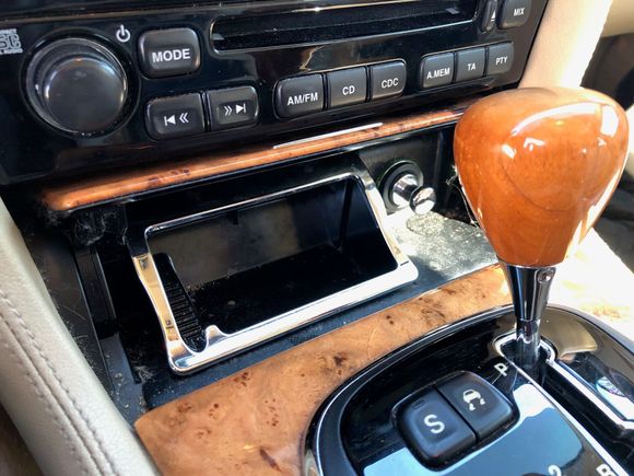 Relatively unused coin/ash tray.
