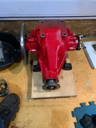 Differential with disc on RT side. LT side will be where the caliper and disc are installed 