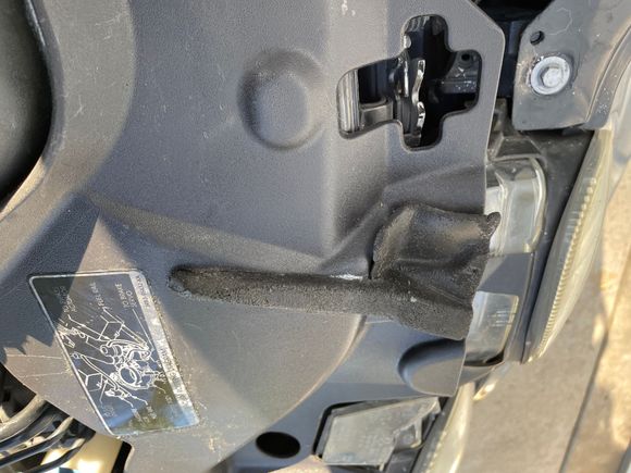 Special foam ceiling piece that was on the new cover I bought wasn’t on the original piece i bought (But I think that cover was for 3.0 and not an STR). the driver side should have a similar piece but my cover didn’t have it on there.