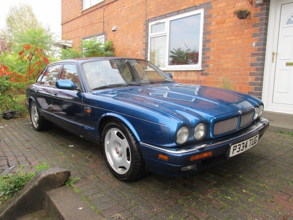 XJR6 4.0 Supercharged,130k ish,poorly gearbox,dodgy wheel arch...Perfect!