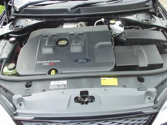 Ford Mondeo ST Tdci 195 bhp engine bay