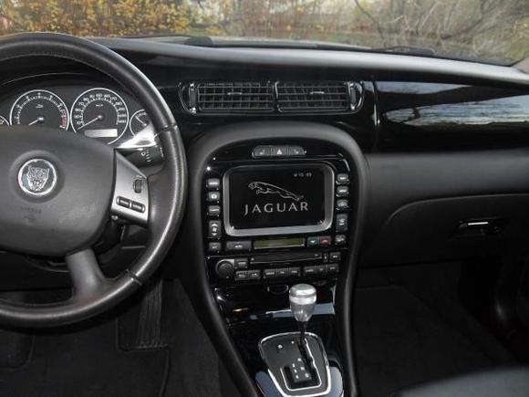 B&amp;I Trim Kit in Piano Black