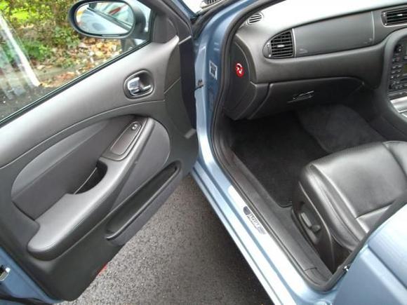 S Type Sport interior - aluminium trim.
