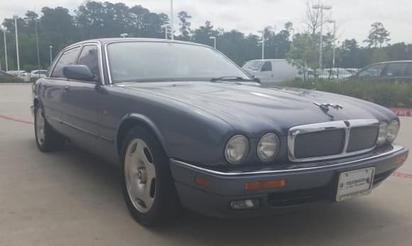 1997 X300 XJR Titanium Nimbus

As found in Houston as a trade-in, a few days before flying down from NC and driving it back 1200 miles.