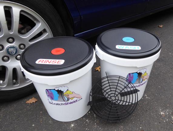 Graham received his Scratchshield Wash System today - congratulations to him on his win. If you would like you own set (I swear by my set and use them weekly) you can order them from Scratchshield.co.uk using our exclusive discount code ssjagxmax17 for a great Christmas 10% discount