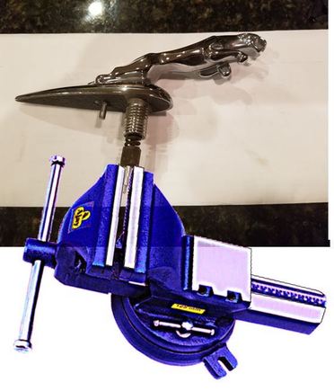 Ferrule on vise, tight enough to hold it in place but not to tight to prevent the steel wire from sliding. 