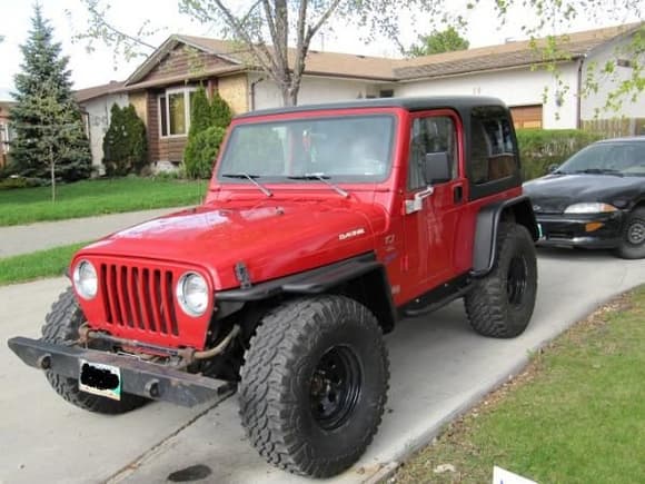 Still need to install turn signals, side yeild lights, winch, and clean up those dirty bumpers and repaint them.