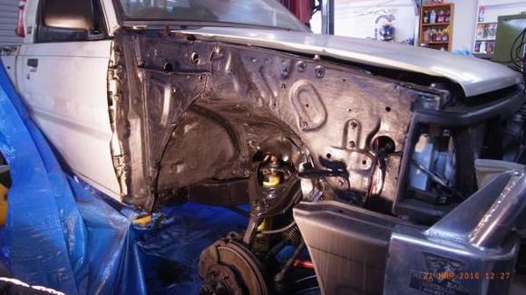 All inner guards where also sandblasted then painted in rustproof paint and body deadener
