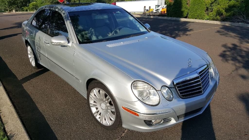 2008 Mercedes-Benz E350 - 2008 Mercedes-Benz E350 4matic LOW MILES - Used - VIN WDBUF87X48B238885 - 62,200 Miles - 6 cyl - AWD - Automatic - Sedan - Silver - Bensalem, PA 19020, United States