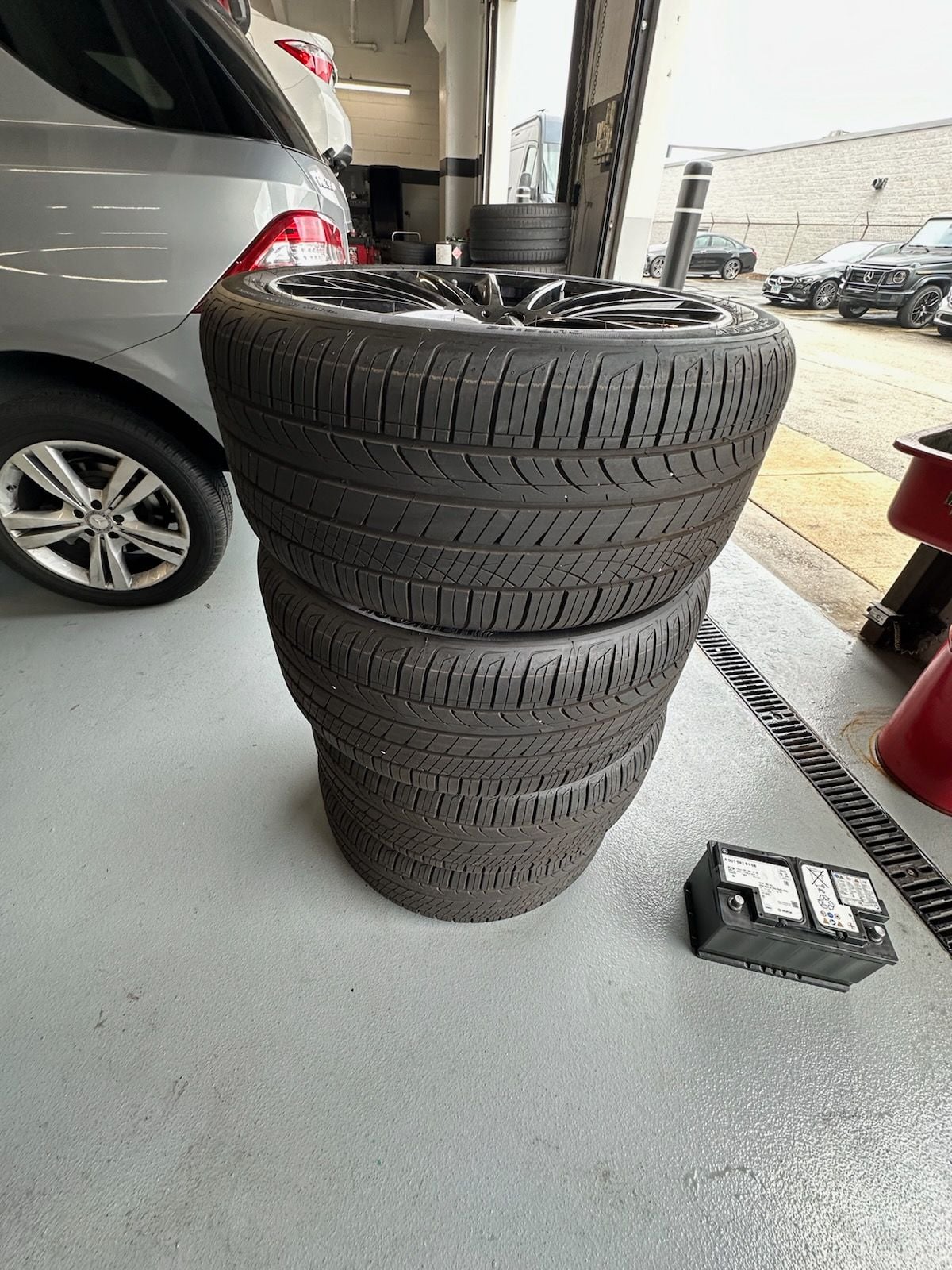 Wheels and Tires/Axles - Driven<100 Miles Mercedes 20" AMG Multispoke Rims/ Hankook Ventus S1 Noble2 Tires - Used - 0  All Models - Westmont, IL 60559, United States