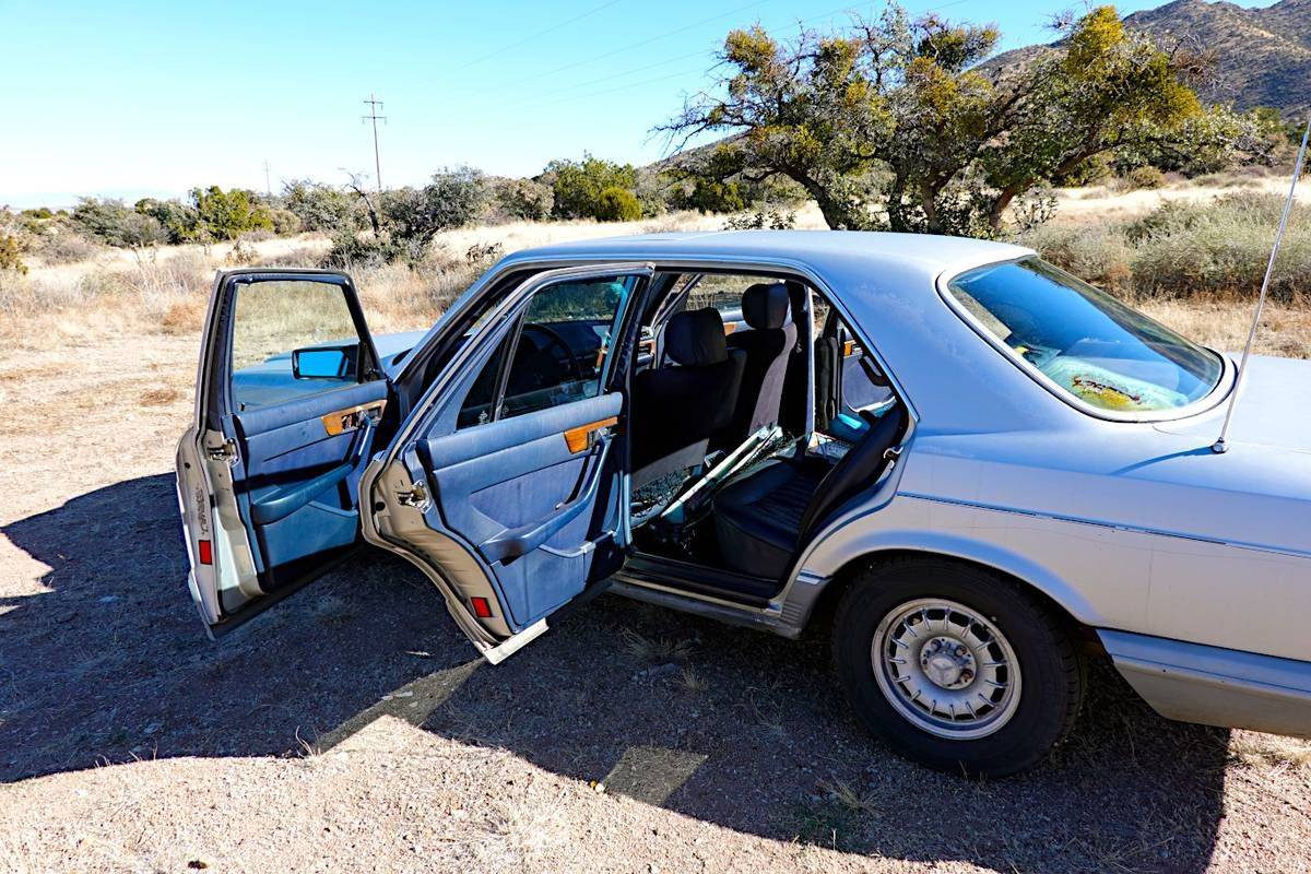 1983 Mercedes-Benz 300SD - 1983 Mercedes 300SD for sale in Magdalena, NM - Used - VIN WDBCB20A4DB034799 - 313,459 Miles - 5 cyl - 2WD - Automatic - Sedan - Silver - Magdalena, NM 87825, United States