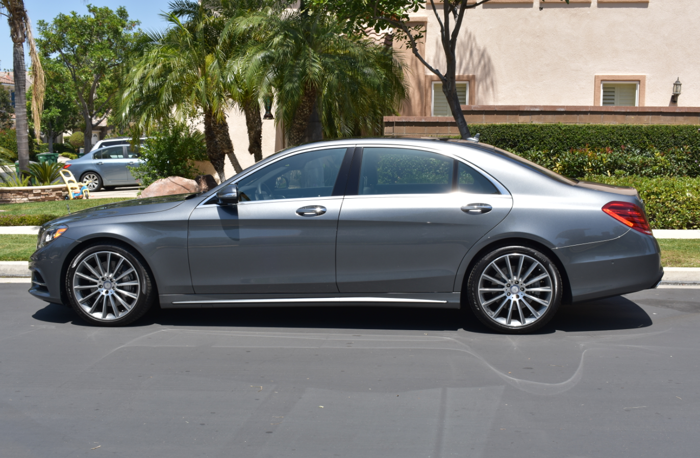 2017 Mercedes-Benz S550 - LIKE NEW 2017 MERCEDES-BENZ S550 (MOTIVATED SELLER) - Used - VIN WDDUG8CB0HA317443 - 8 cyl - 4WD - Automatic - Sedan - Gray - Irvine, CA 92620, United States