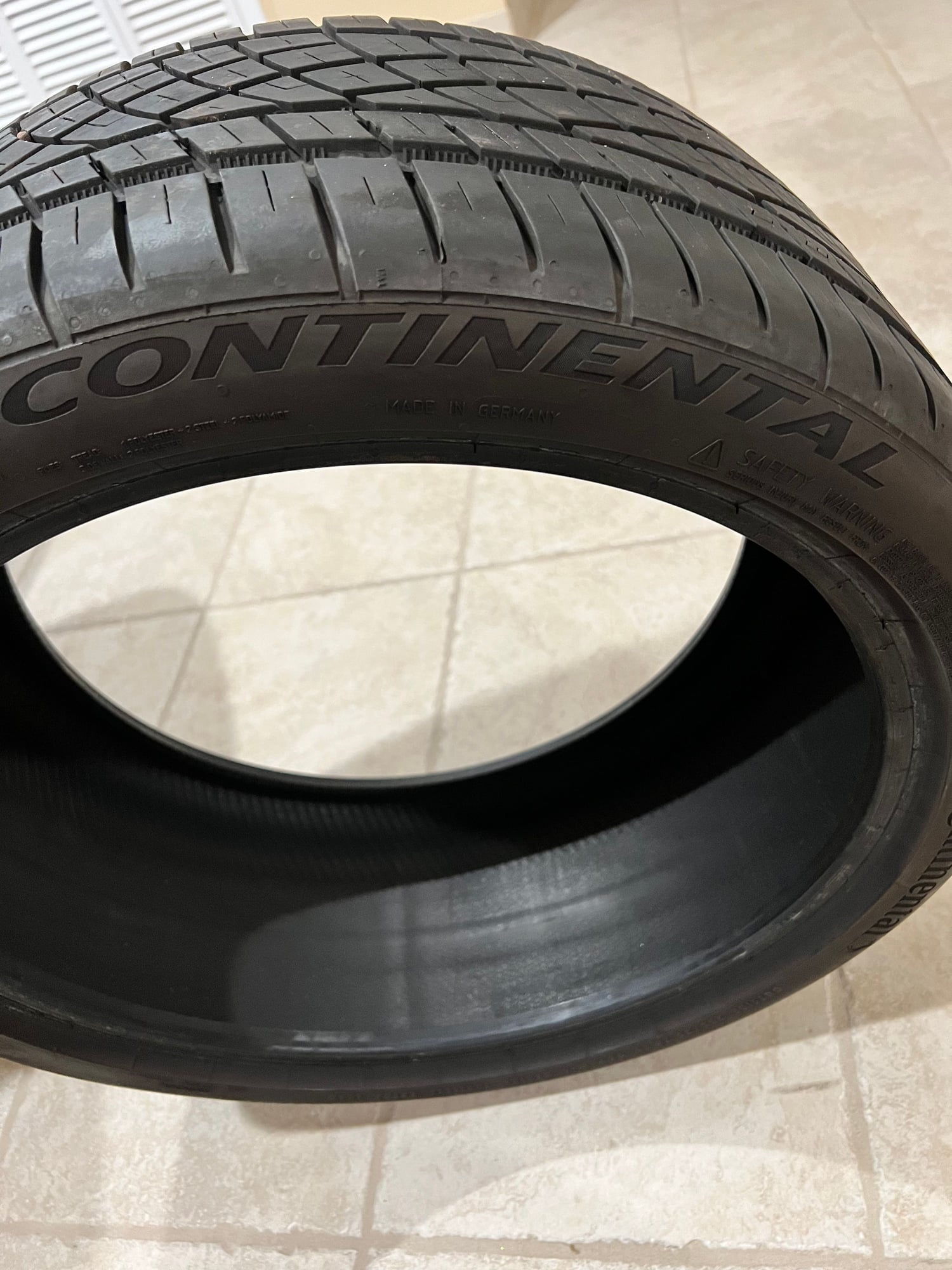 Wheels and Tires/Axles - 4 Continental sport tires - Used - 2017 to 2023 Mercedes-Benz C43 AMG - Oakdale, NY 11716, United States