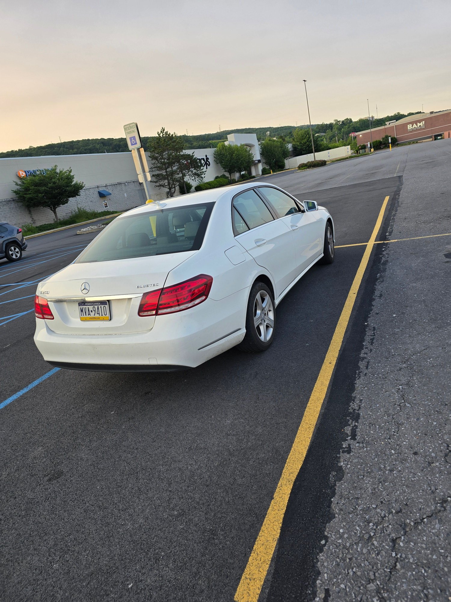 2016 Mercedes-Benz E250 - 2016 Mercedes E250 Bluetec 4matic - Used - VIN WDDHF9HB5GB234716 - 121,000 Miles - 4 cyl - AWD - Automatic - Sedan - White - Scranton, PA 18510, United States