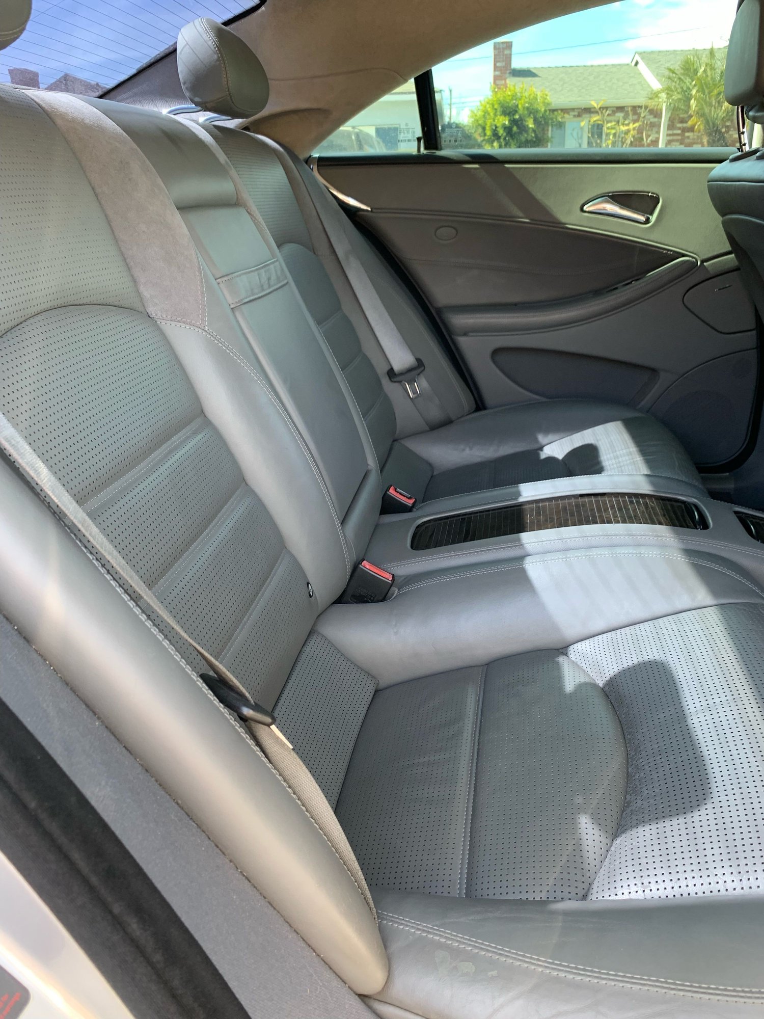 2006 Mercedes-Benz CLS55 AMG - Mint Cls55 for sale - Used - VIN WDDDJ76X66A040877 - 150,000 Miles - 8 cyl - 2WD - Automatic - Sedan - Silver - Los Angeles, CA 90012, United States