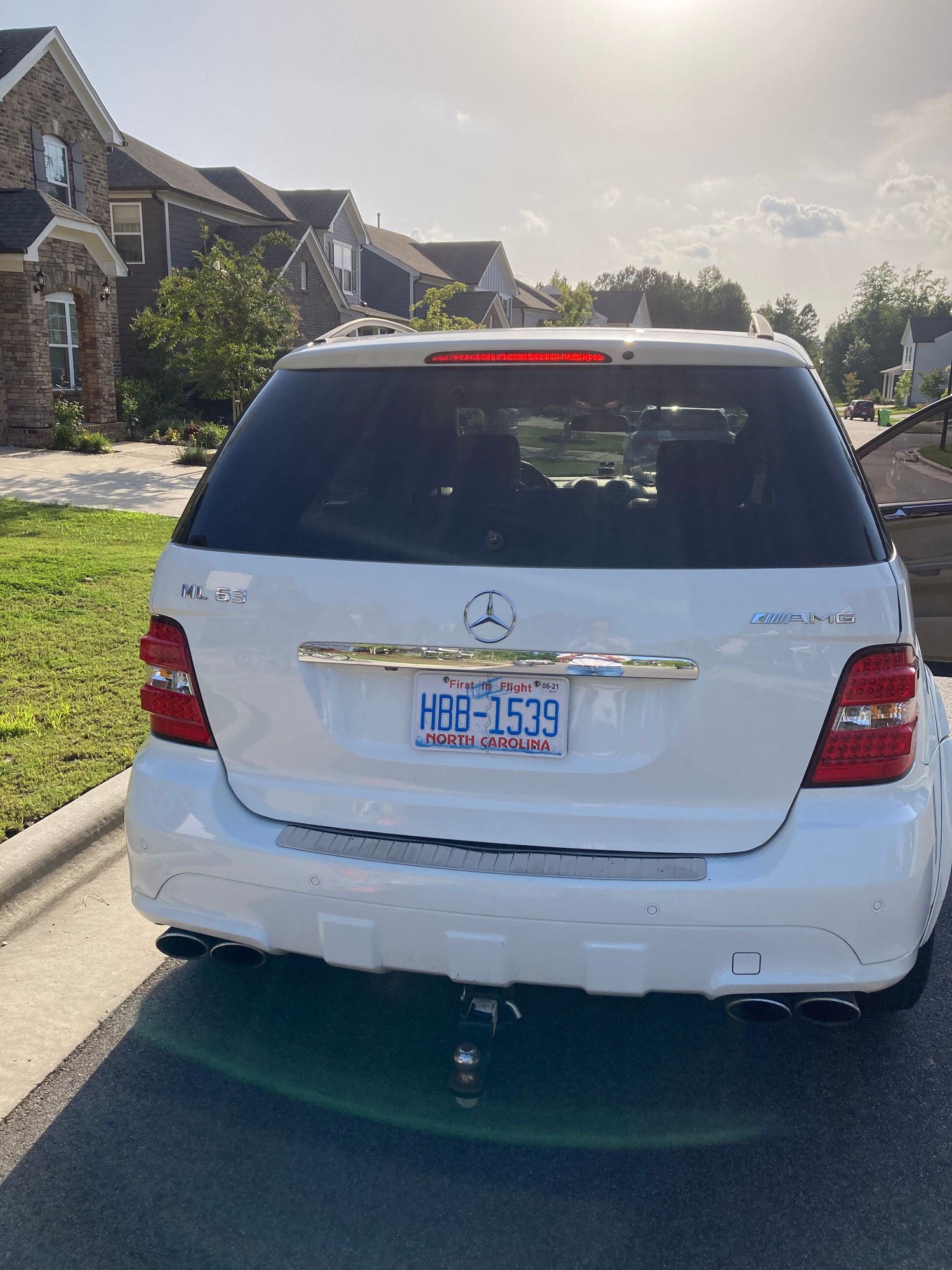 2007 Mercedes-Benz ML63 AMG - 2007 Mercedes ML63 - Used - VIN 4JGBB77E57A195252 - 165,000 Miles - 8 cyl - 4WD - Automatic - SUV - White - Apex, NC 27523, United States