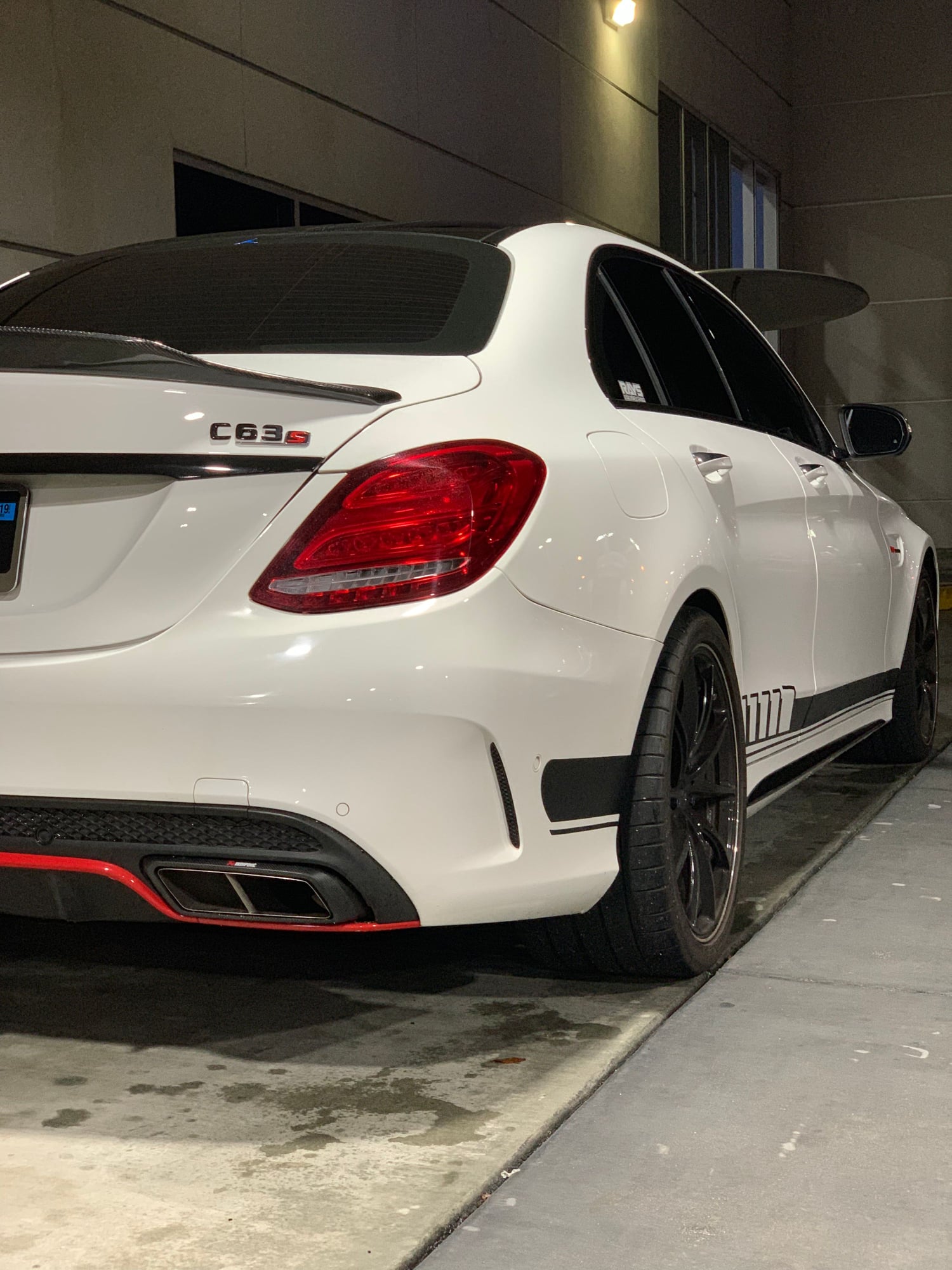 2016 Mercedes-Benz C63 AMG S - 2016 Mercedes-AMG C63S/Every Options/23400 miles/White on Red - Used - VIN 55WGFDS632S5S2563 - 23,400 Miles - 8 cyl - 2WD - Automatic - Sedan - White - Rancho Cucamonga, CA 91730, United States