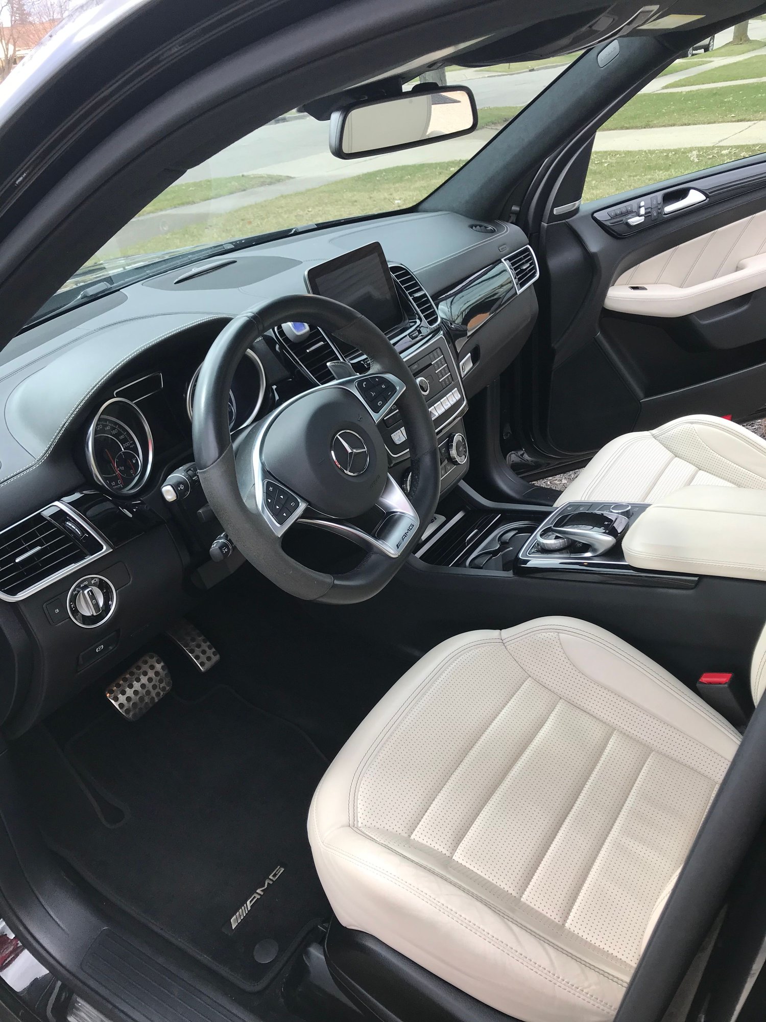 2016 Mercedes-Benz GLE63 AMG S - **2016 Mercedes Benz GLE63 AMGs**Warranty**Black/White** - Used - VIN 4JGDA7FB9GA803342 - 52,900 Miles - 8 cyl - AWD - Automatic - SUV - Black - Clarence, NY 14031, United States