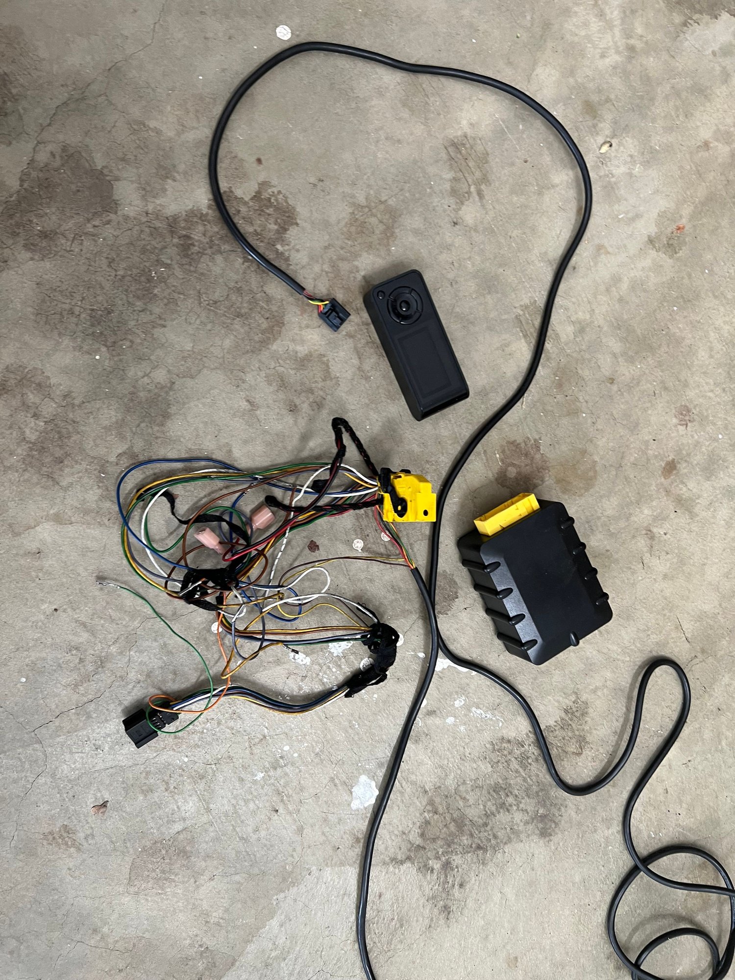 ProgRama Lowering Module for Mercedes E55 Air Suspension