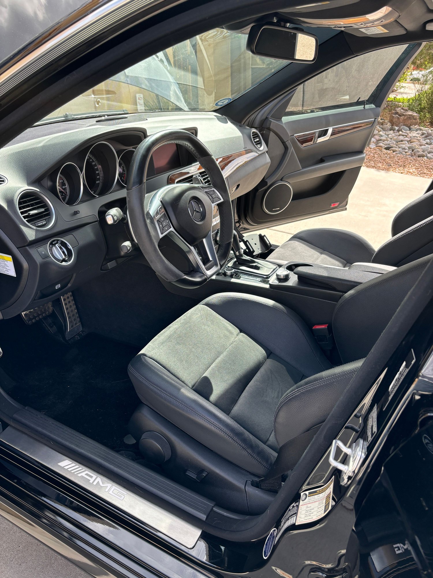 2013 Mercedes-Benz C63 AMG - 2013 Mercedes Benz C63 AMG - Used - VIN WDDGF7HB3DA807601 - 35,500 Miles - 8 cyl - 2WD - Automatic - Sedan - Black - Albuquerque, NM 87122, United States