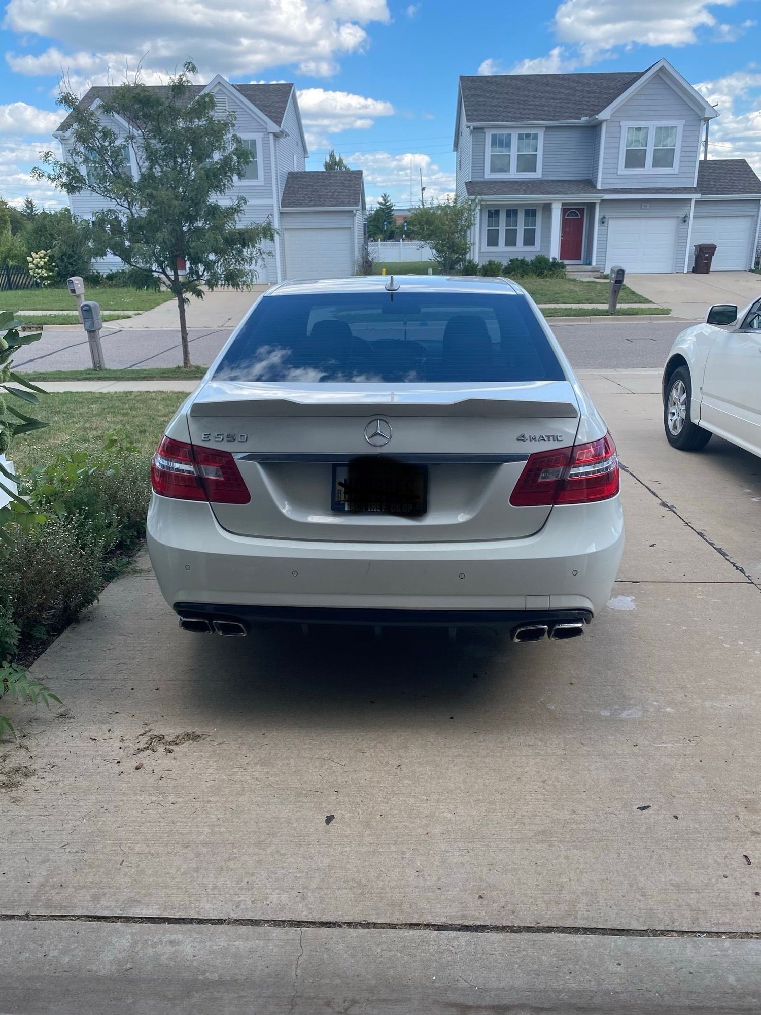 2010 Mercedes-Benz E550 - 2010 E550 4Matic - Used - VIN WDDHF9ABXAA160958 - 82,000 Miles - 8 cyl - 4WD - Automatic - Sedan - White - East Lansing, MI 48823, United States
