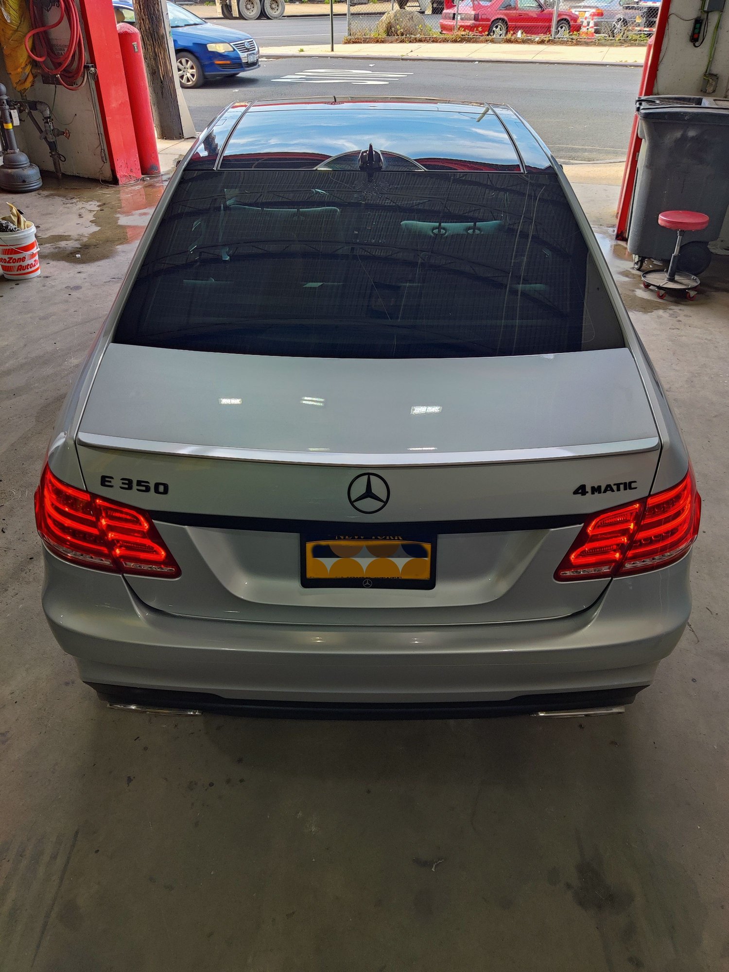 2014 Mercedes-Benz E350 - 2014 mercedes E 350 sport for sale NYC area - Used - VIN WDDHF8JBXEA824885 - 72,000 Miles - 6 cyl - AWD - Automatic - Sedan - Silver - Maspeth, NY 11378, United States