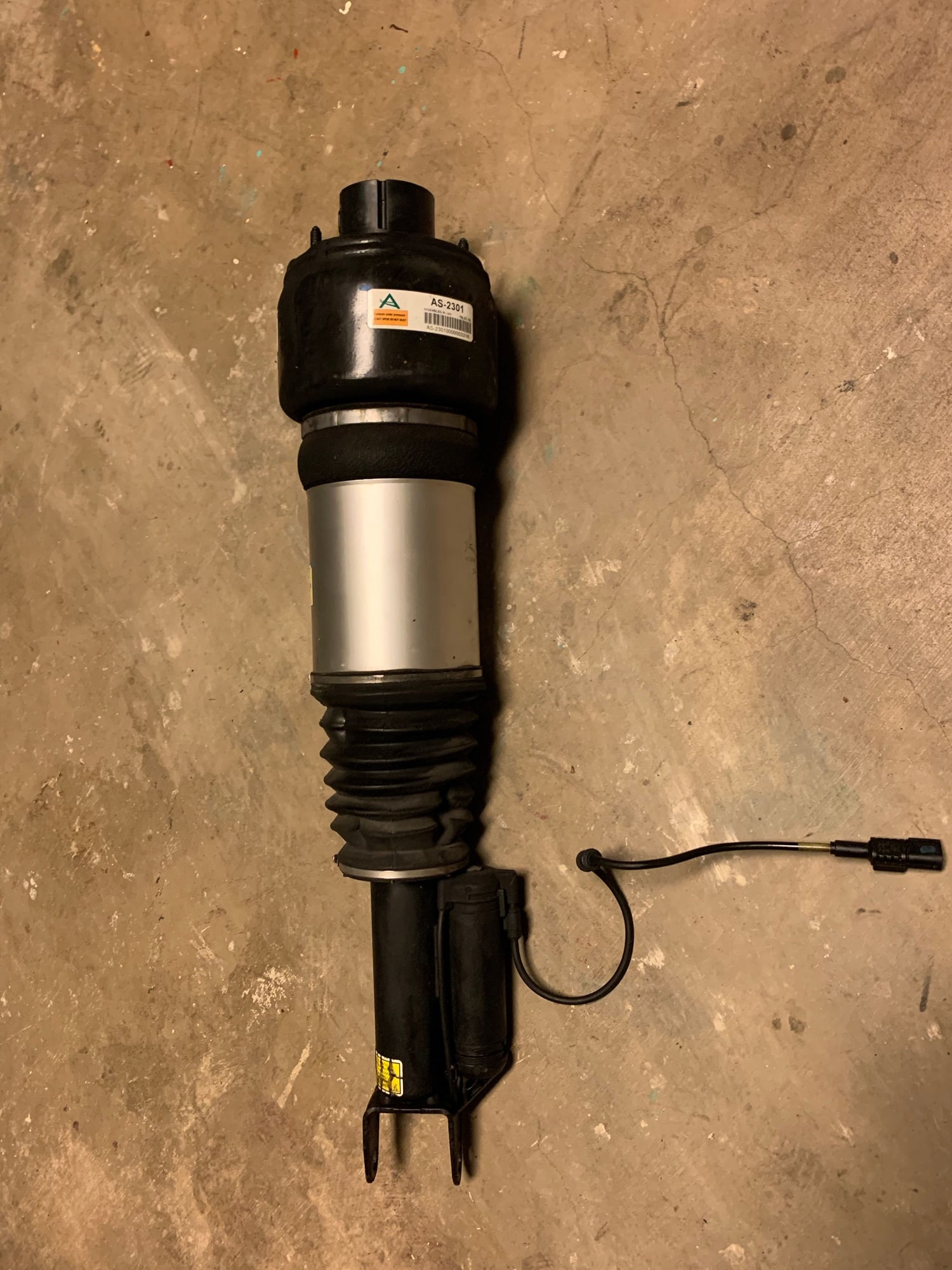 Steering/Suspension - Arnott AS-2301 W211 E55 AMG Front Left Air Suspension Strut - Used - 2003 to 2006 Mercedes-Benz E55 AMG - Austin, TX 78729, United States