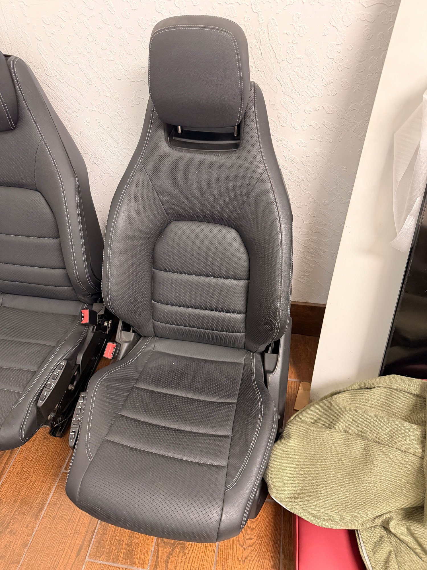 Interior/Upholstery - C207 Dynamic Front Drivee & Passenger Seats - Used - 2010 to 2017 Mercedes-Benz E350 - Costa Mesa, CA 92627, United States