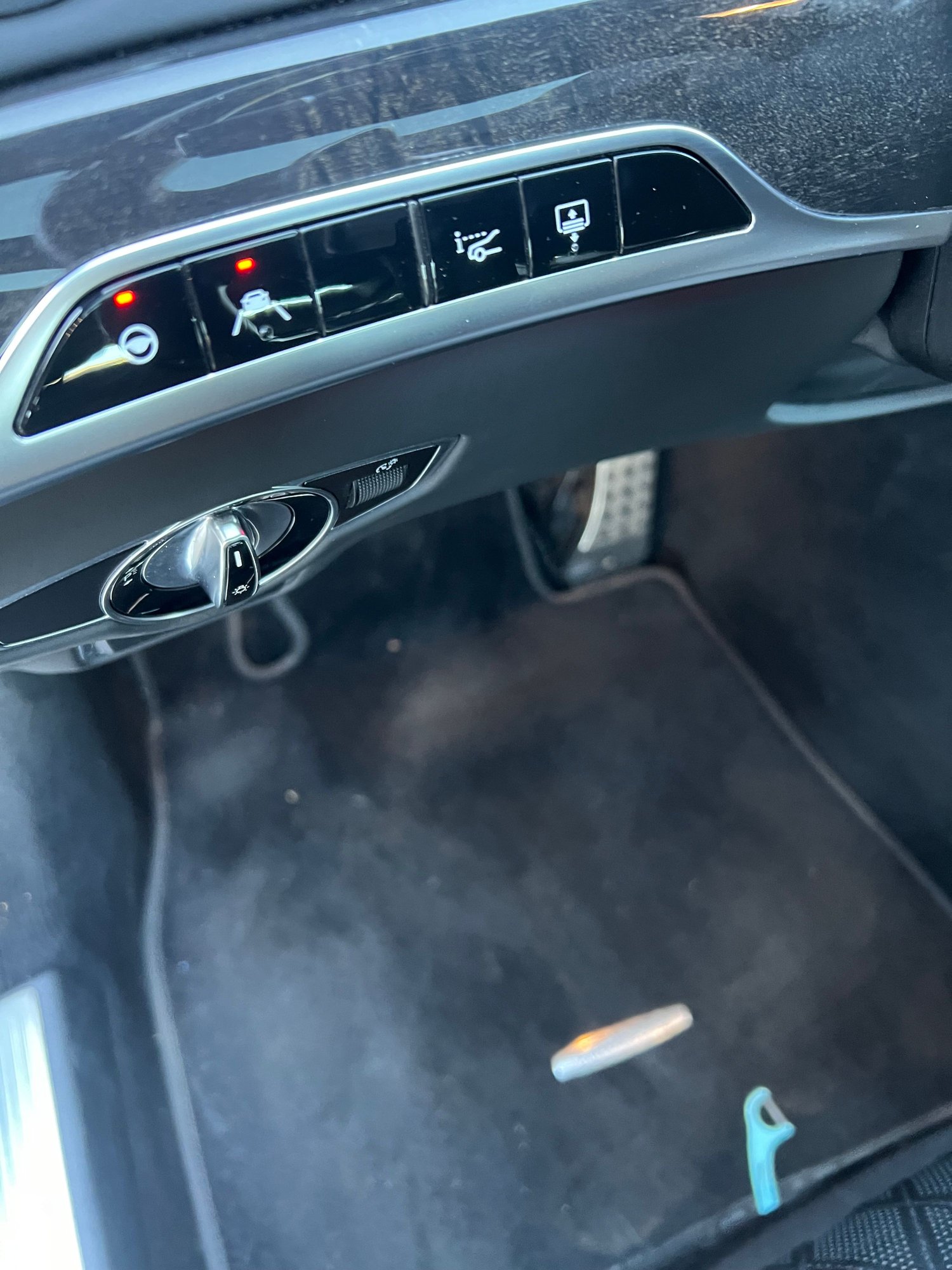 2019 Mercedes-Benz S560 - 2019 Mercedes S560 under MB warranty until November 2025! - Used - VIN WDDUG8DB1KA427004 - 53,000 Miles - 8 cyl - 2WD - Automatic - Sedan - Silver - Denver, CO 80202, United States