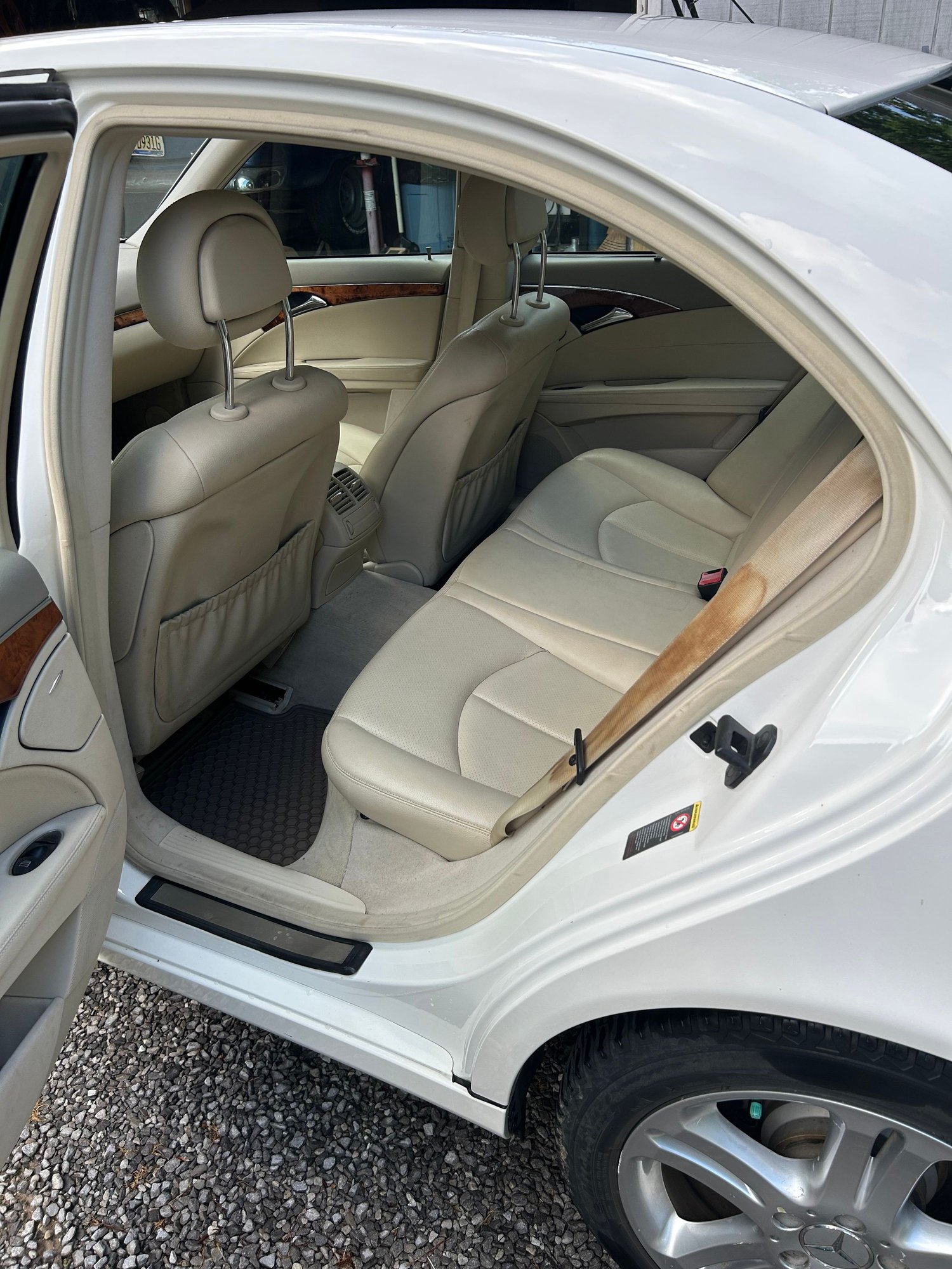 2005 Mercedes-Benz E320 - 2005 E320 CDI VERY NICE CONDITION - Used - VIN WDBUF26J95A650229 - 272,000 Miles - 6 cyl - 2WD - Automatic - Sedan - White - Huntsville, AL 35803, United States