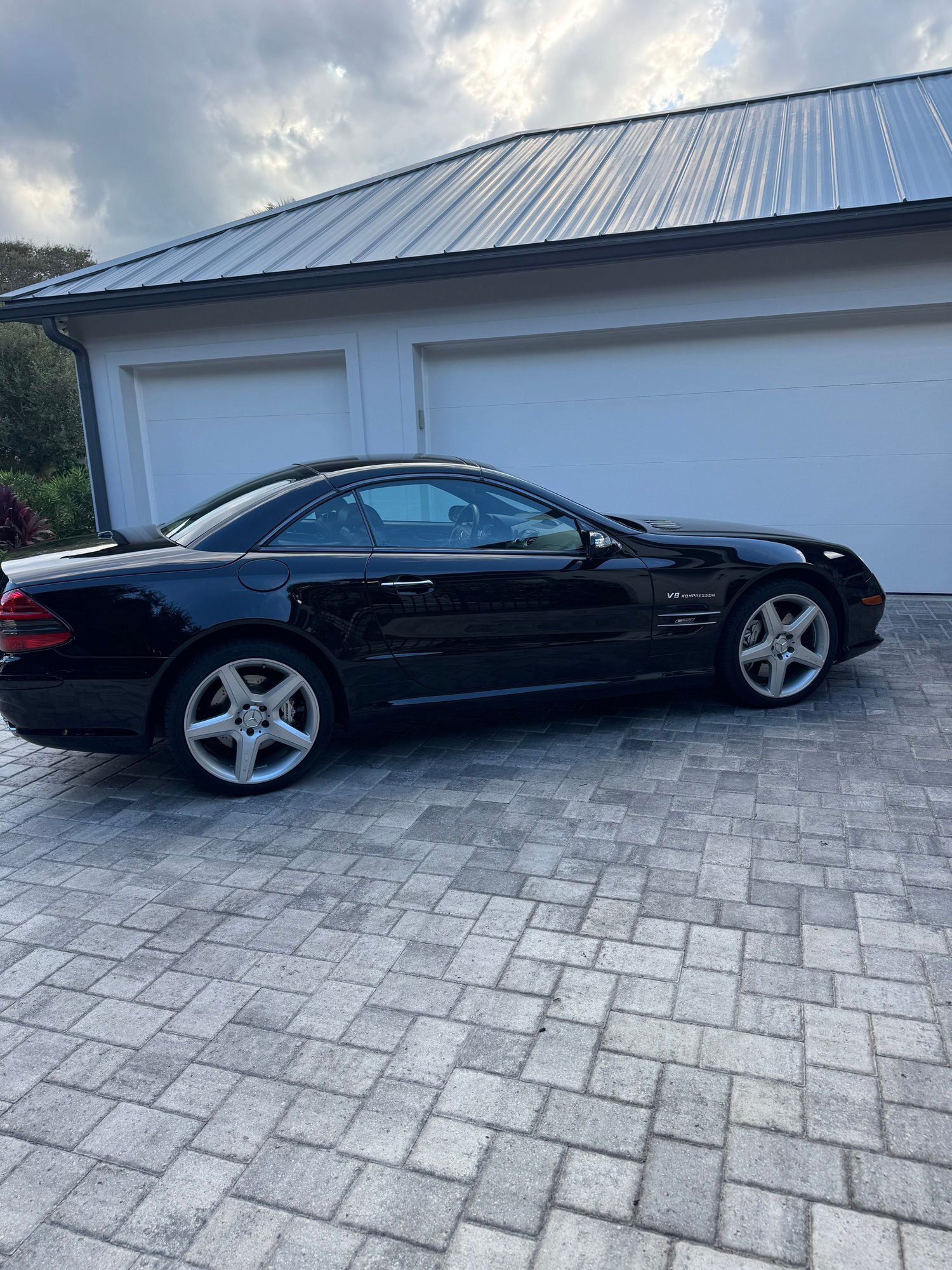 2008 Mercedes-Benz SL55 AMG - Stunning SL55 AMG Needing New Home - Used - VIN WDBSK72FX8F141324 - 63,000 Miles - 8 cyl - 2WD - Automatic - Convertible - Black - Vero Beach/orchid Island, FL 32963, United States