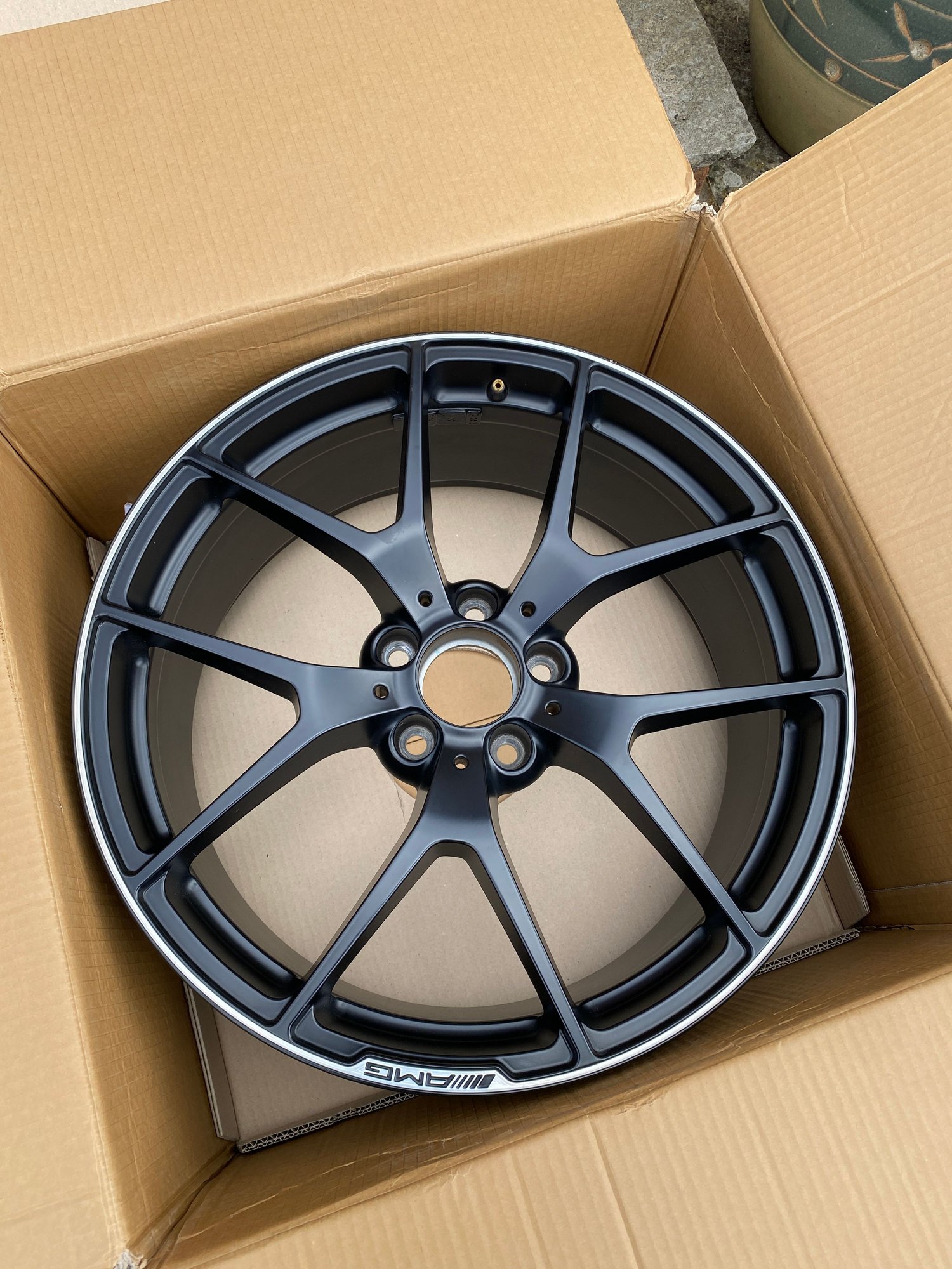 Wheels and Tires/Axles - C63 Edition 507 Matt Black Front Wheel For Sale ***SUPERB CONDITION*** - Used - -1 to 2025  All Models - London N170JE, United Kingdom