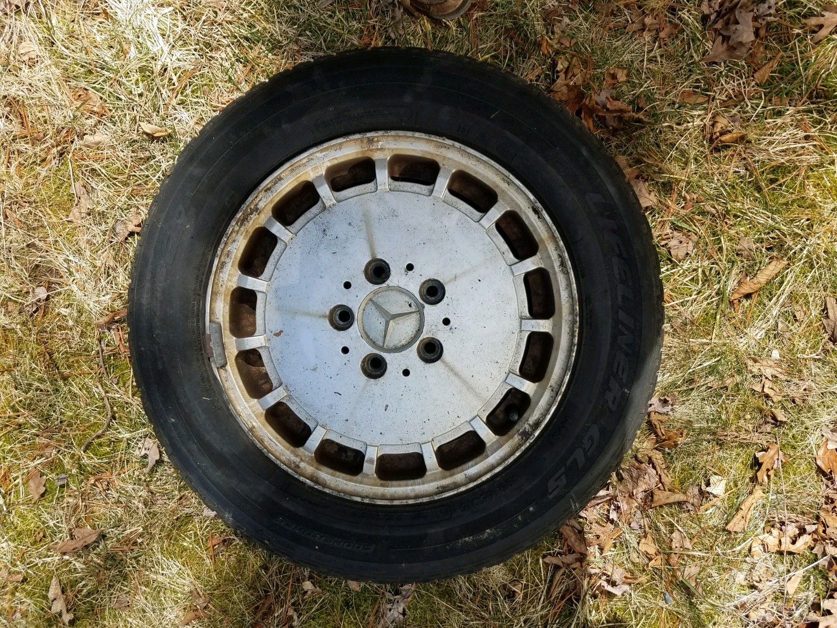 Wheels and Tires/Axles - 4 rims (and crappy tires) from a 1989 300E - Used - 1989 Mercedes-Benz 300E - Dartmouth, MA 02748, United States