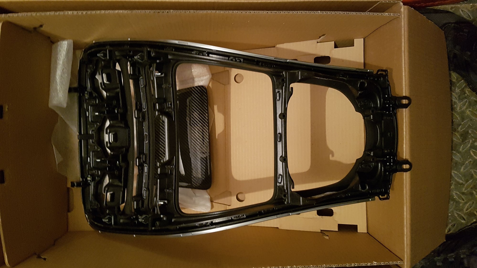 Interior/Upholstery - OEM Carbon fibre center console for W205 C63 - New - 2015 to 2019 Mercedes-Benz C63 AMG - Celje, Slovenia