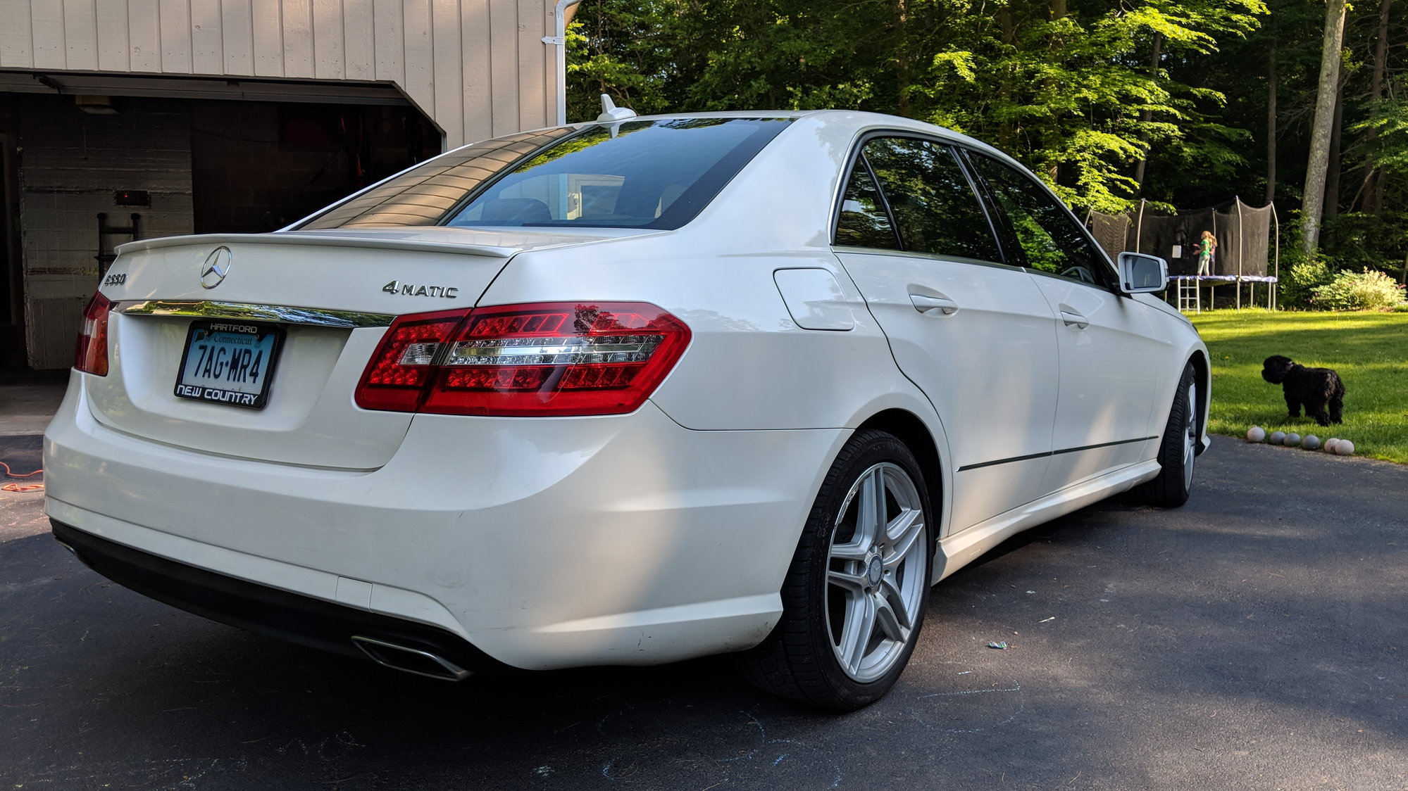 2011 Mercedes-Benz E550 - 2011 E550 4MATIC - Used - VIN WDDHF9AB2BA362209 - 162,000 Miles - 8 cyl - AWD - Automatic - Sedan - White - Guilford, CT 06437, United States