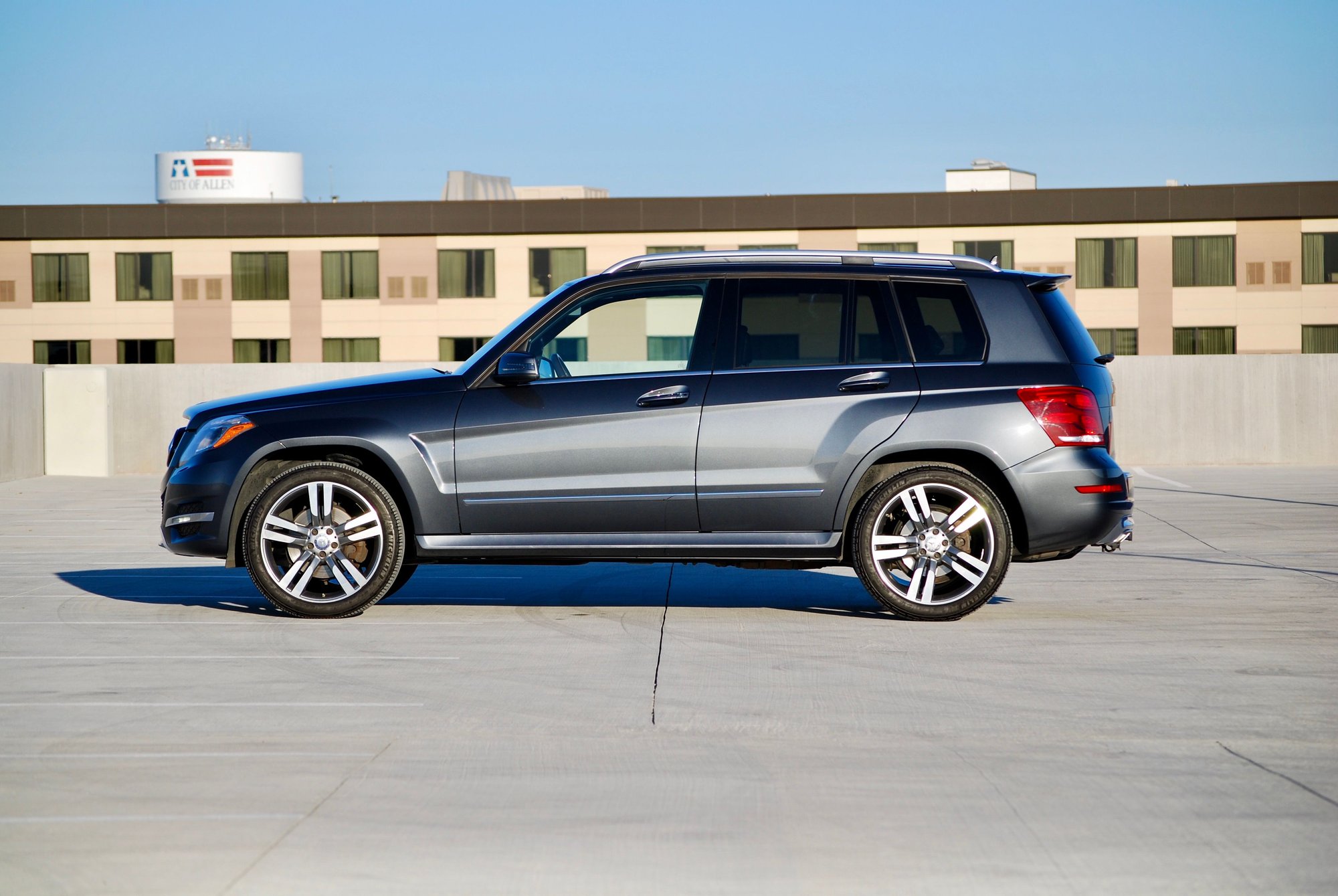 2014 Mercedes-Benz GLK350 - 2014 Mercedes GLK350 4MATIC - LOADED!!! - Used - VIN WDCGG8JB7EG255245 - 78,300 Miles - 6 cyl - AWD - Automatic - SUV - Gray - Dallas, TX 75013, United States