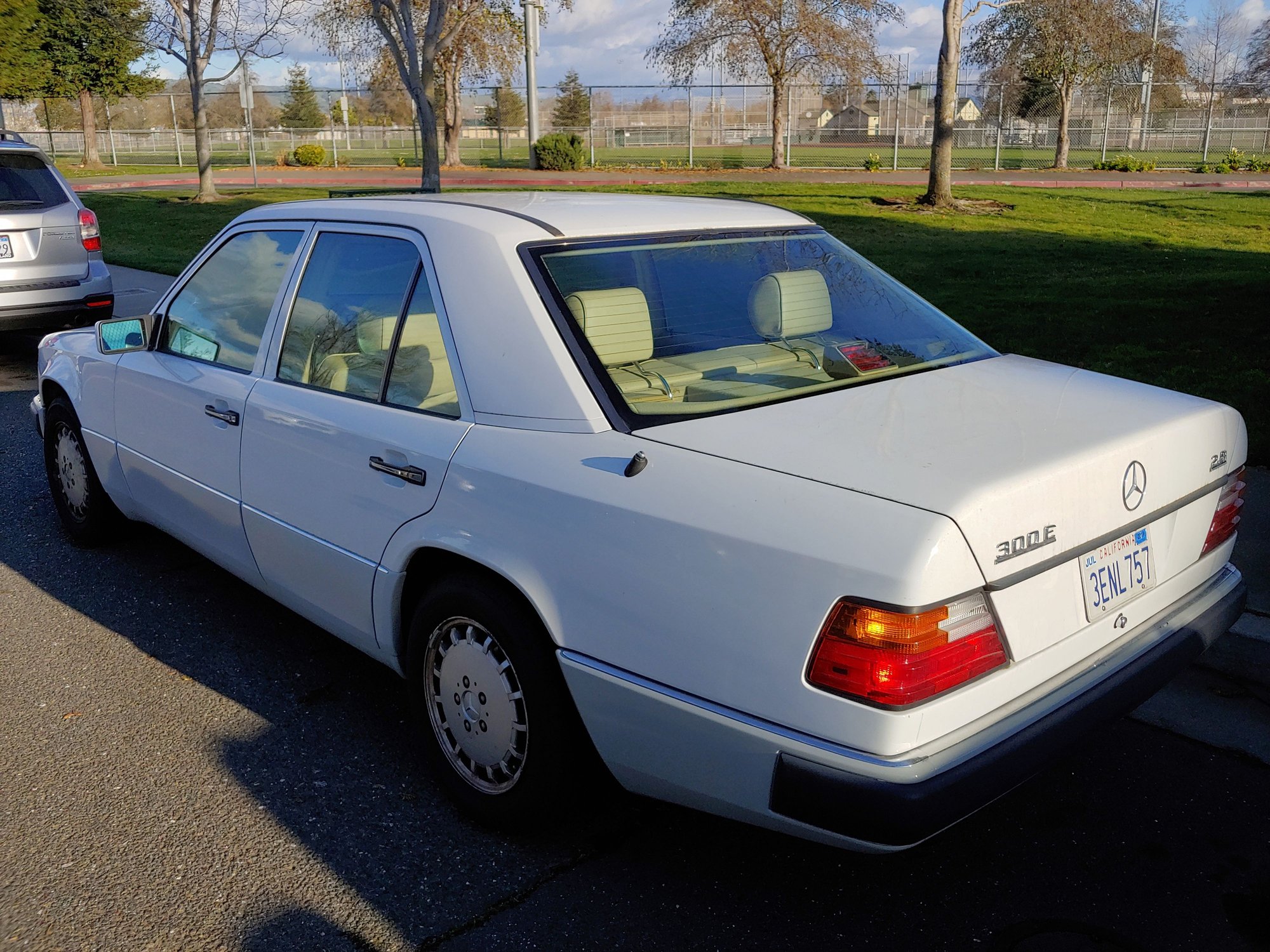 1993 Mercedes-Benz 300E - Selling to best offer, 1993 300E 2.8 92k miles, Hayward, Ca. Starter / trans. issues - Used - VIN WDBEA28E2PB995313 - 92,579 Miles - 2WD - Automatic - Sedan - White - Hayward, CA 94545, United States