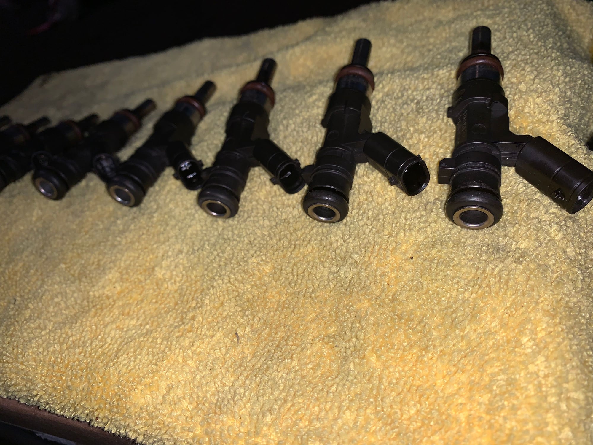 Engine - Intake/Fuel - Used Mercedes Fuel Injectors - Bosch - Used - 2007 to 2009 Mercedes-Benz E63 AMG - Westchester, NY 10710, United States