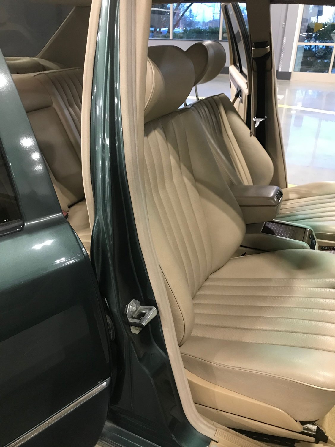 1995 Mercedes-Benz E300 - 1995 Mercedes-Benz E300 Diesel (Garage kept, dealership serviced, adult owned) - Used - VIN WDBEB31E6SC157429 - 239,801 Miles - 6 cyl - 2WD - Automatic - Sedan - Other - Manassas Park, VA 20111, United States