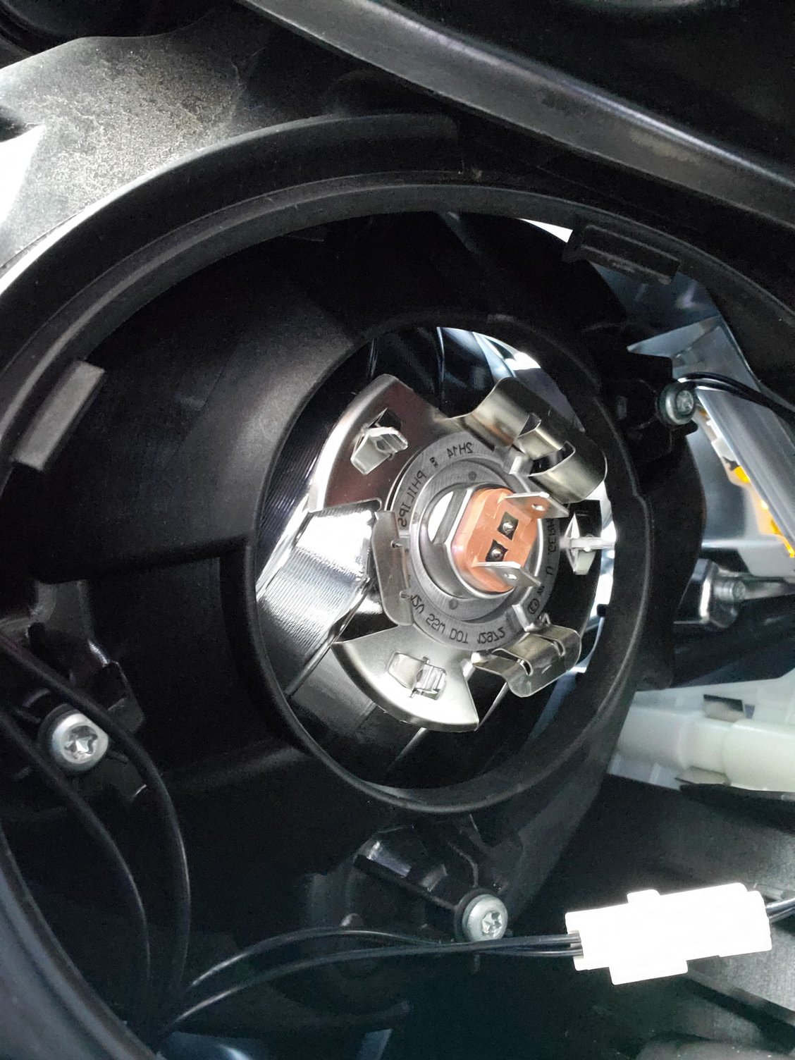 2013 GLK 350 low beam replacement - MBWorld.org Forums