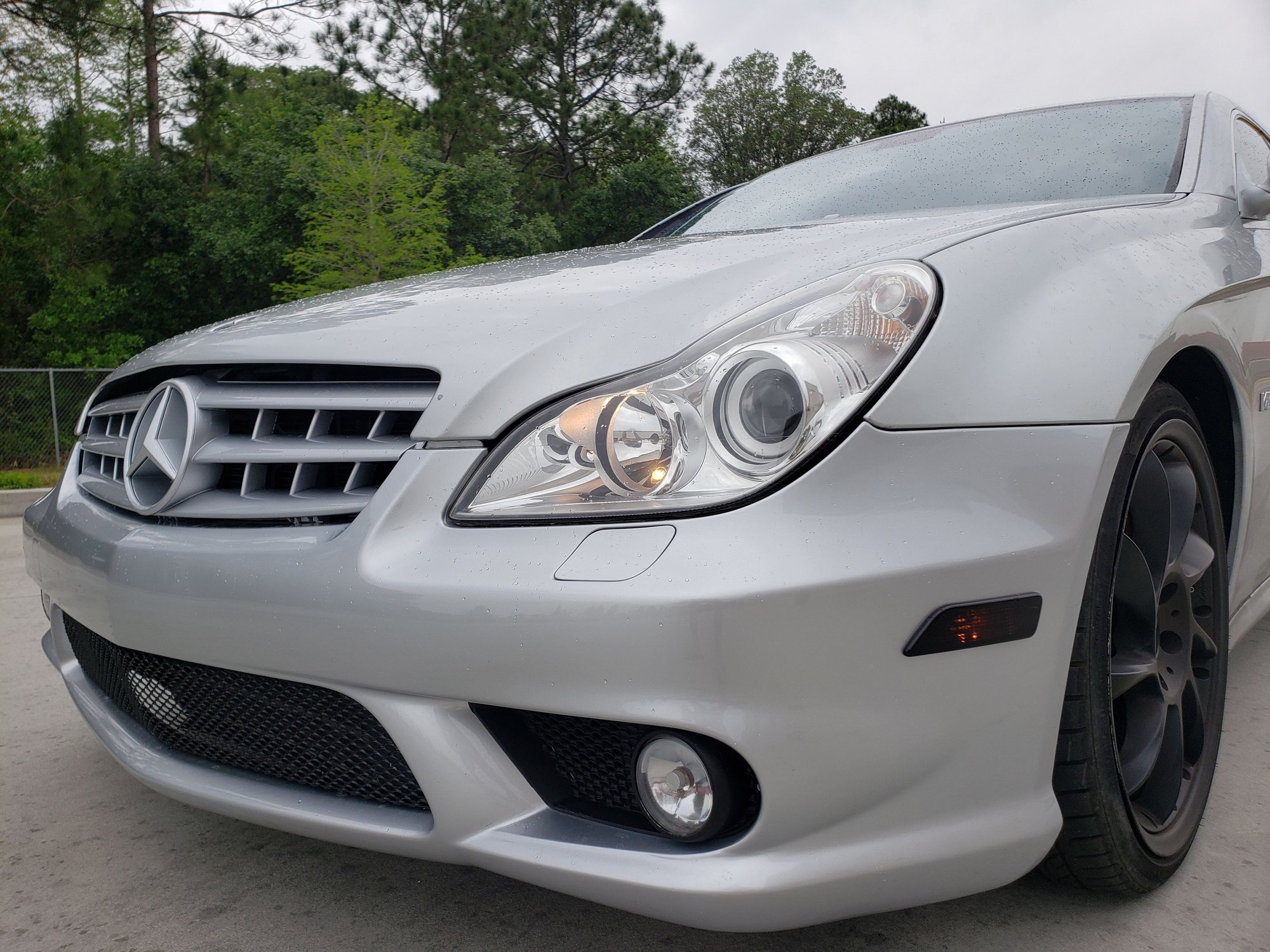 2006 Mercedes-Benz CLS55 AMG - 2006 MERCEDES BENZ CLS55 AMG - Used - VIN WDDDJ76X16A069946 - 89,818 Miles - 8 cyl - 2WD - Automatic - Coupe - Silver - Orlando, FL 32811, United States
