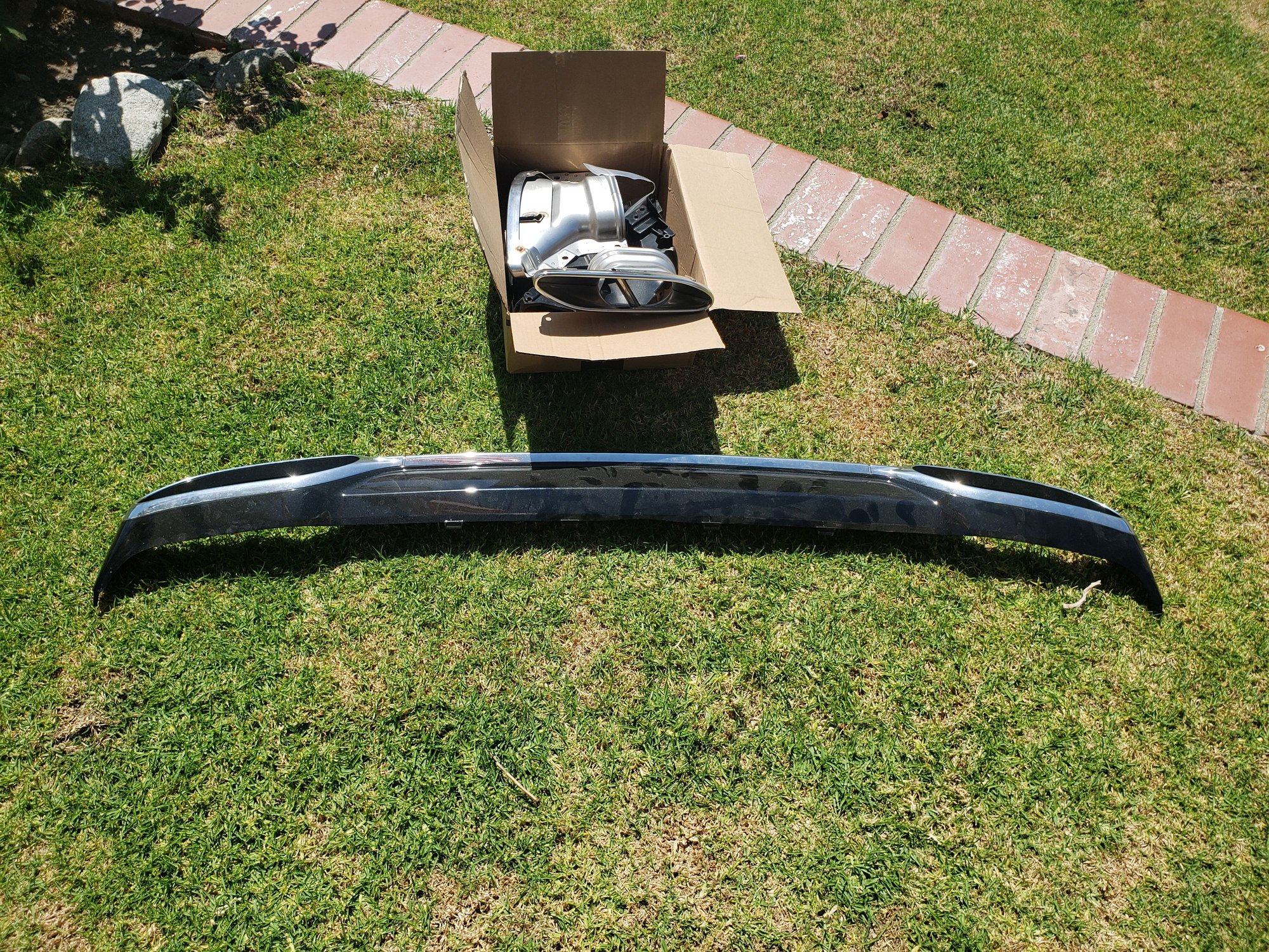 Exterior Body Parts - 2020 Maybach S650 X222 exterior body parts- Front bumper, grill, rear insert w/tips - New - 2020 Maybach All Models - Seal Beach, CA 90740, United States